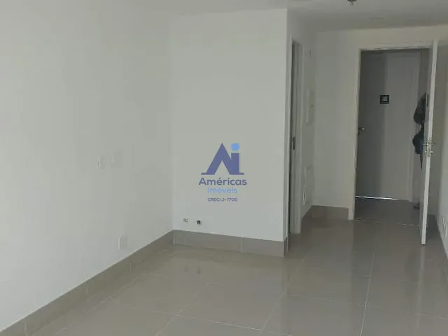 Sala à venda, no bairro Madureira em Rio de Janeiro