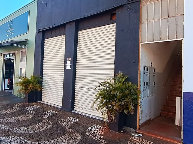 Sala com 600m², à venda, no bairro Centro em Rolândia