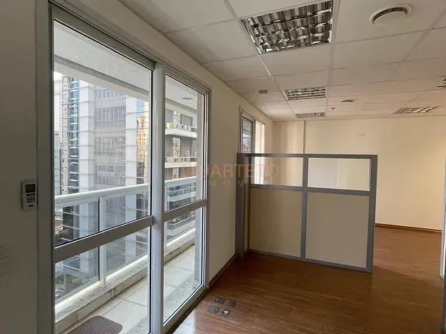 Sala para alugar, no bairro Vila Olímpia em São Paulo