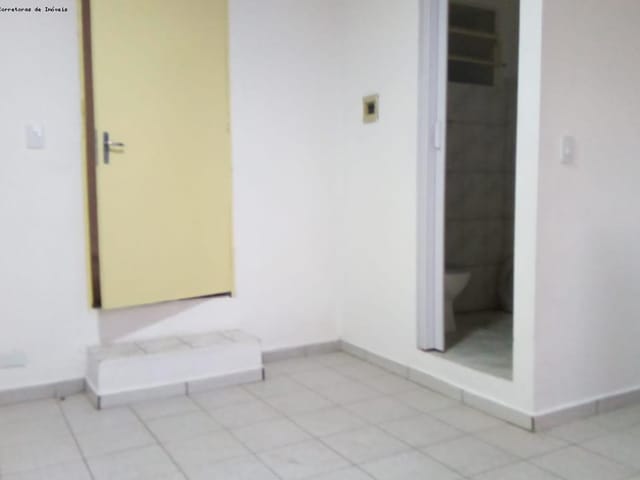 Sala para alugar, no bairro Centro em Taubaté