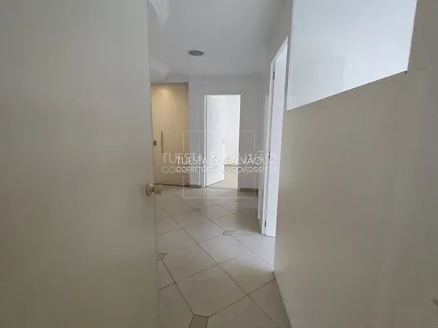 Sala com 70m², para alugar, no bairro Centro em Curitiba