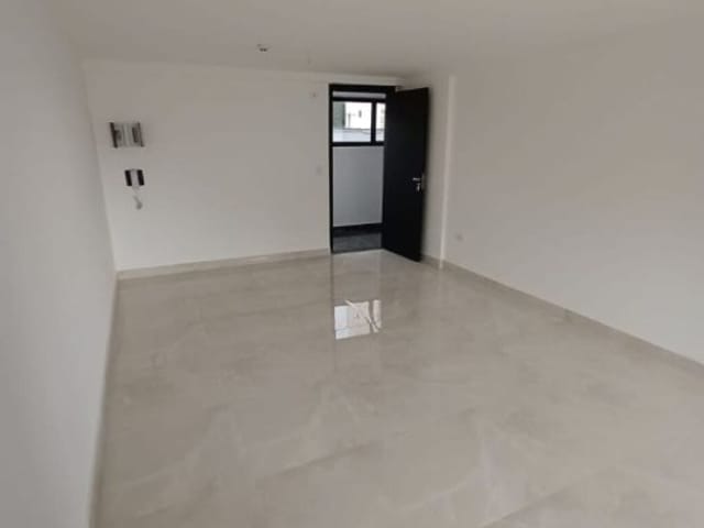 Sala à venda, no bairro Parque Jaçatuba em Santo André