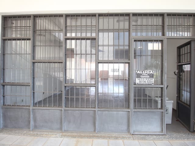 Sala com 120m², para alugar, no bairro Centro em São João da Boa Vista