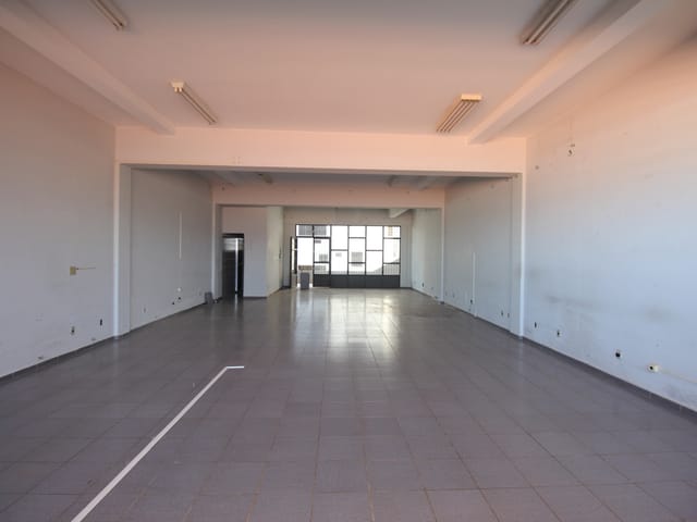 Sala com 120m², para alugar, no bairro Centro em São João da Boa Vista