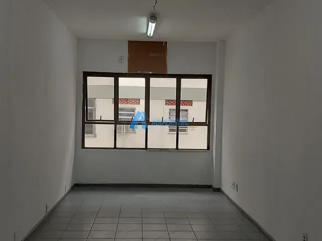 Sala com 31m², para alugar, no bairro Méier em Rio de Janeiro