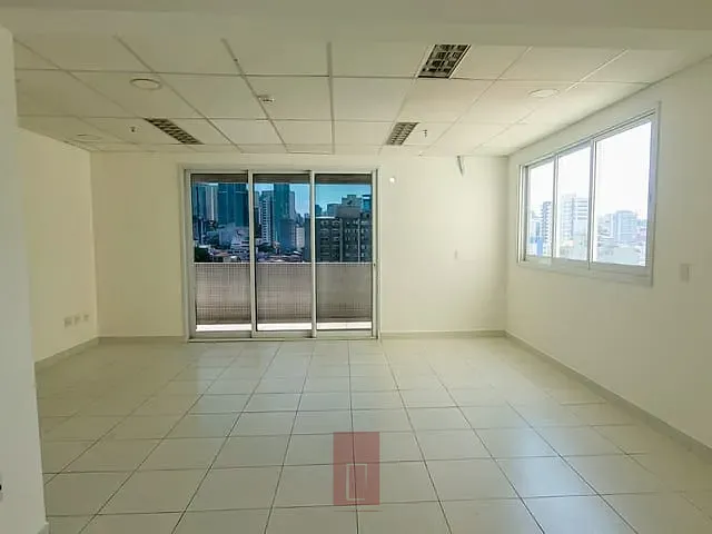 Sala à venda ou para alugar, no bairro Santana em São Paulo