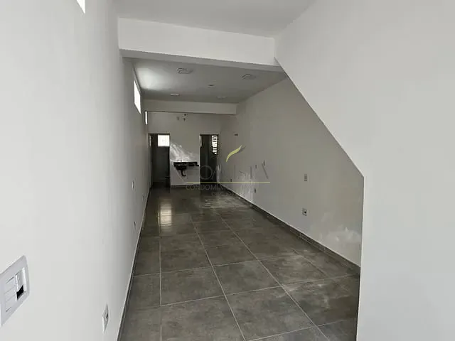 Sala para alugar, no bairro Centro em Piracaia