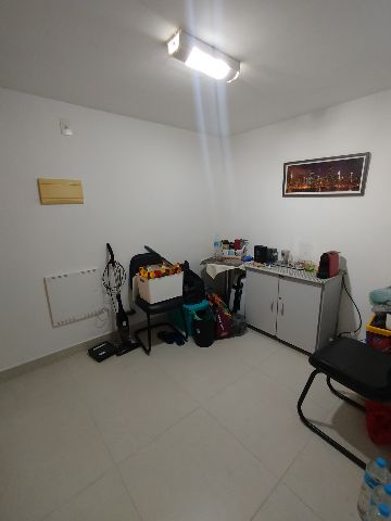 Sala à venda, no bairro Freguesia (Jacarepaguá) em Rio de Janeiro