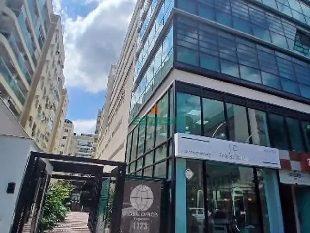 Sala à venda, no bairro Freguesia (Jacarepaguá) em Rio de Janeiro
