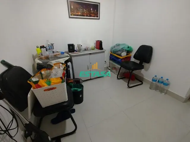 Sala à venda, no bairro Freguesia (Jacarepaguá) em Rio de Janeiro