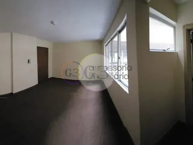Sala à venda ou para alugar, no bairro Centro em Pelotas
