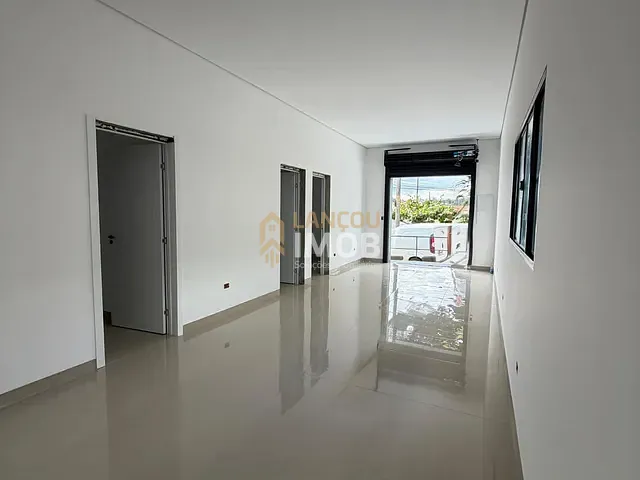 Sala com 100m², para alugar, no bairro Vila Tavares em Campo Limpo Paulista