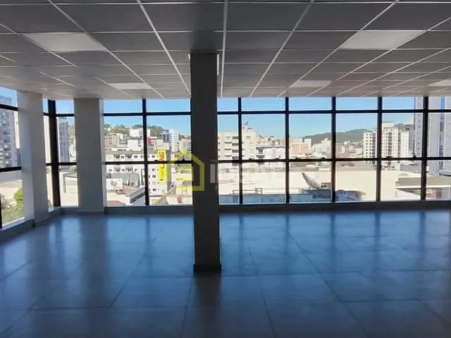 Sala à venda, no bairro Centro em Concórdia