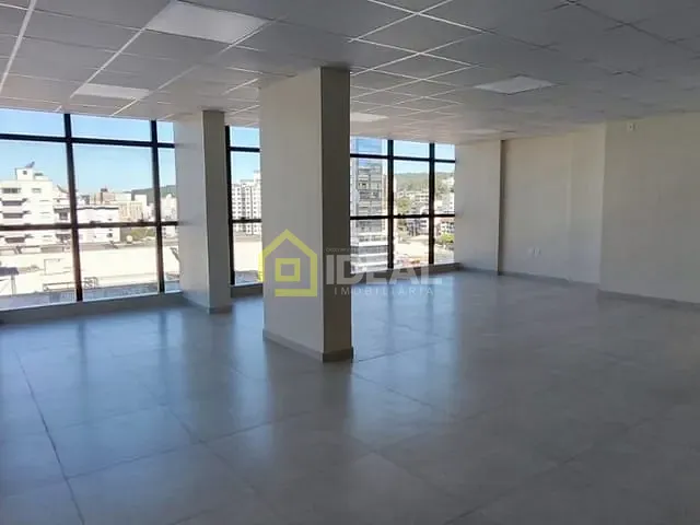 Sala à venda, no bairro Centro em Concórdia