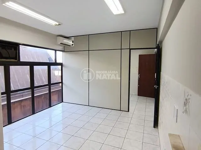 Sala com 40m², para alugar, no bairro Centro em Londrina