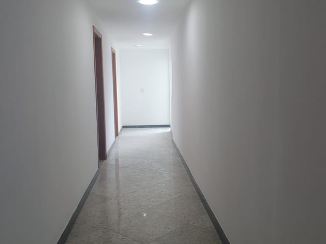 Sala com 43m², para alugar, no bairro Campo Grande em Rio de Janeiro