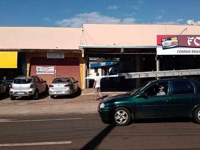 Sala com 2700m², à venda, no bairro Centro em Londrina