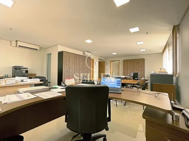 Sala à venda, no bairro Menino Deus em Porto Alegre