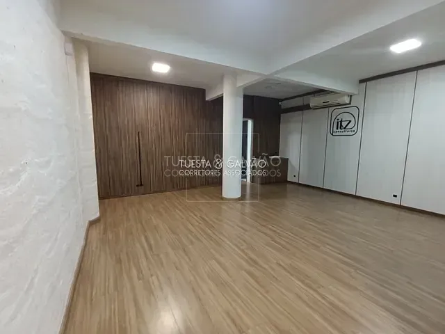 Conjunto comercial com 74m², para alugar, no bairro Centro em Curitiba