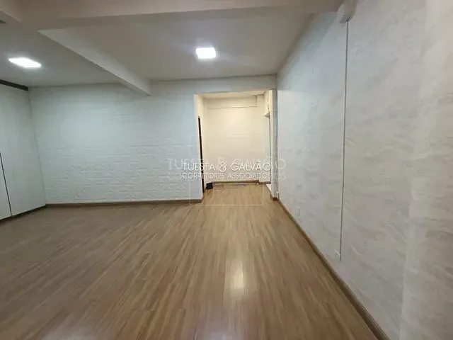 Conjunto comercial com 74m², para alugar, no bairro Centro em Curitiba