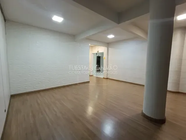 Conjunto comercial com 74m², para alugar, no bairro Centro em Curitiba
