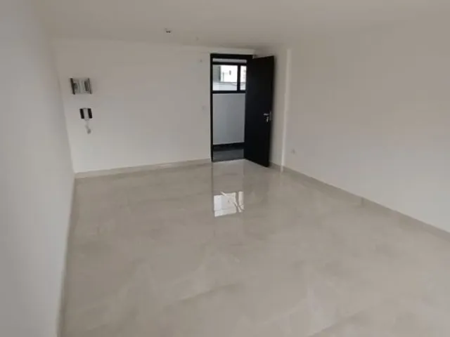 Sala à venda, no bairro Parque Jaçatuba em Santo André