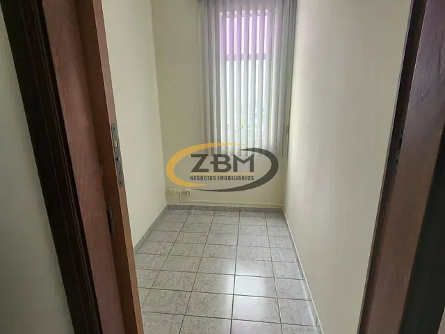 Sala à venda ou para alugar, no bairro Jardim Londrilar em Londrina
