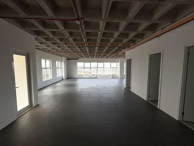 Sala com 305m², à venda ou para alugar, no bairro Bela Suiça em Londrina