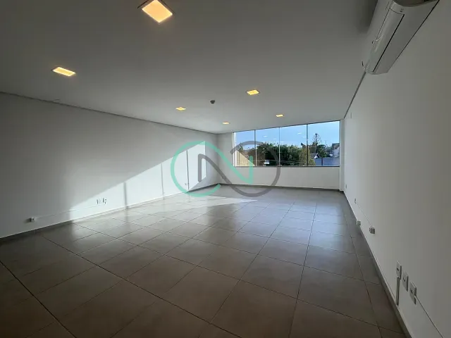 Sala à venda ou para alugar, no bairro Centro em Sapiranga