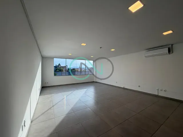 Sala à venda ou para alugar, no bairro Centro em Sapiranga