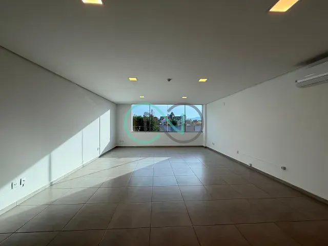 Sala à venda ou para alugar, no bairro Centro em Sapiranga