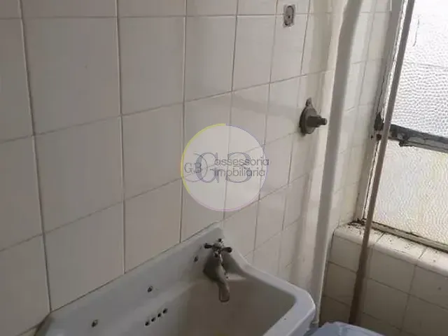 Sala à venda ou para alugar, no bairro Centro em Pelotas