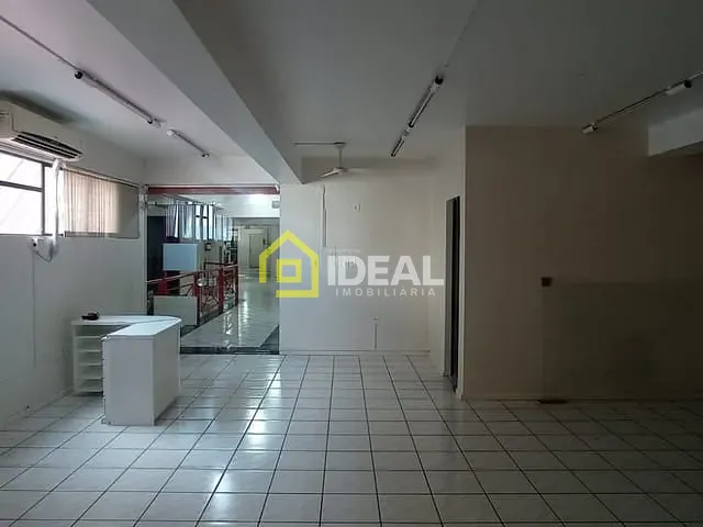 Sala à venda ou para alugar, no bairro Centro em Concórdia
