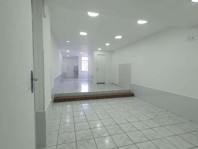 Sala com 33m², para alugar, no bairro Campo Grande em Rio de Janeiro