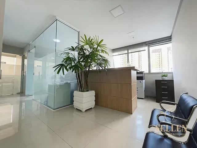 Sala à venda, no bairro Menino Deus em Porto Alegre
