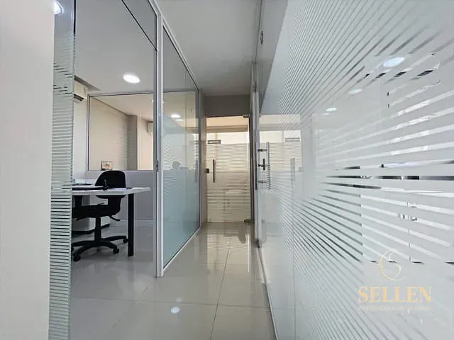 Sala à venda, no bairro Menino Deus em Porto Alegre