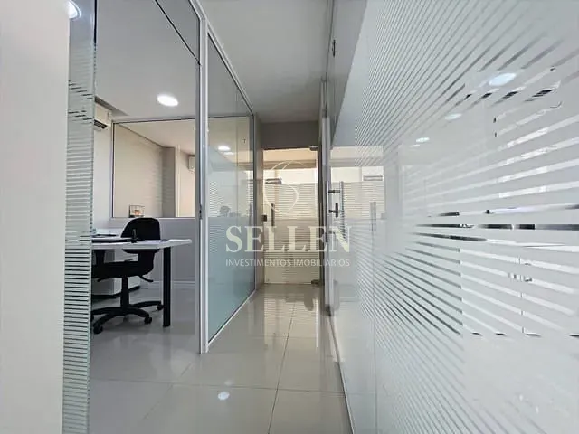 Sala à venda, no bairro Menino Deus em Porto Alegre