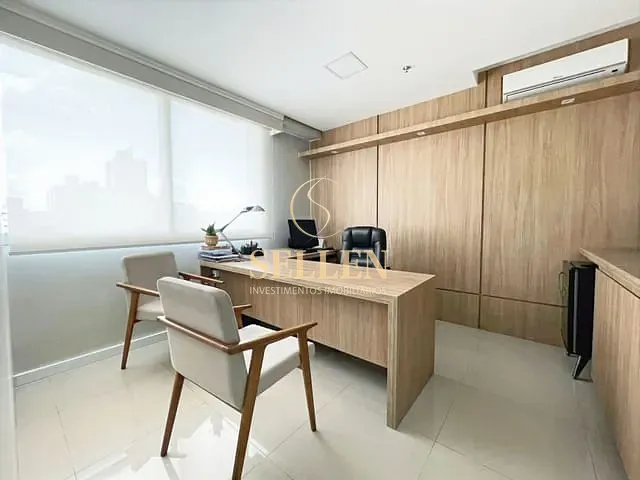 Sala à venda, no bairro Menino Deus em Porto Alegre