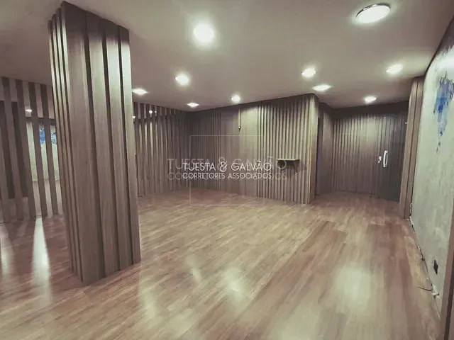 Conjunto comercial com 74m², para alugar, no bairro Centro em Curitiba