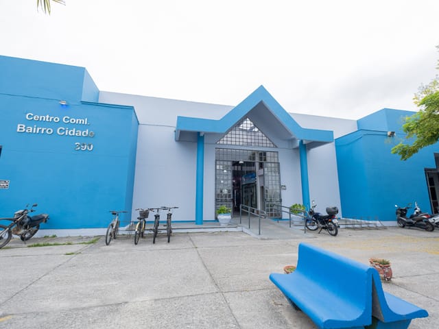 Sala com 23m², para alugar, no bairro Fragata em Pelotas