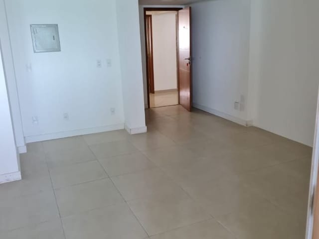 Sala com 34m², para alugar, no bairro Cavaleiros em Macaé