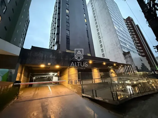 Sala à venda, no bairro Stiep em Salvador