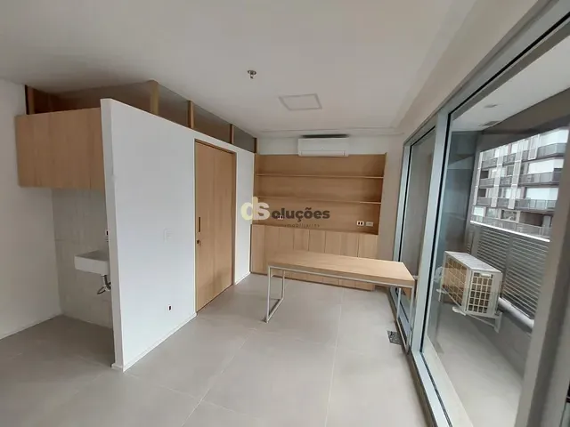 Sala à venda, no bairro Cerqueira César em São Paulo