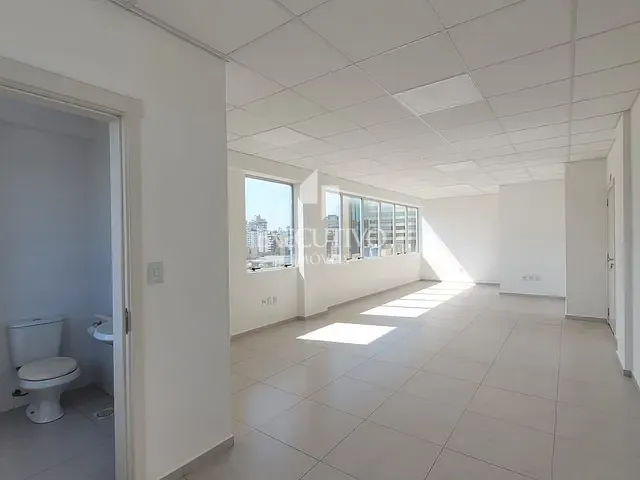 Sala com 67m², à venda ou para alugar, no bairro Centro em Lajeado