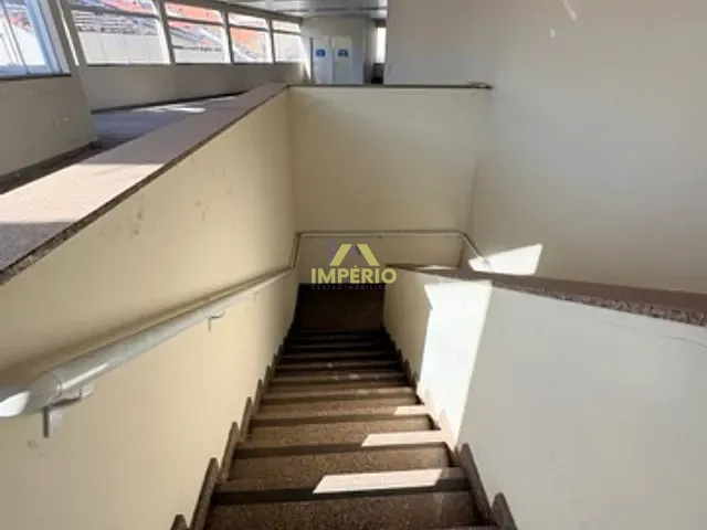 Sala com 200m², para alugar, no bairro Centro em Salto