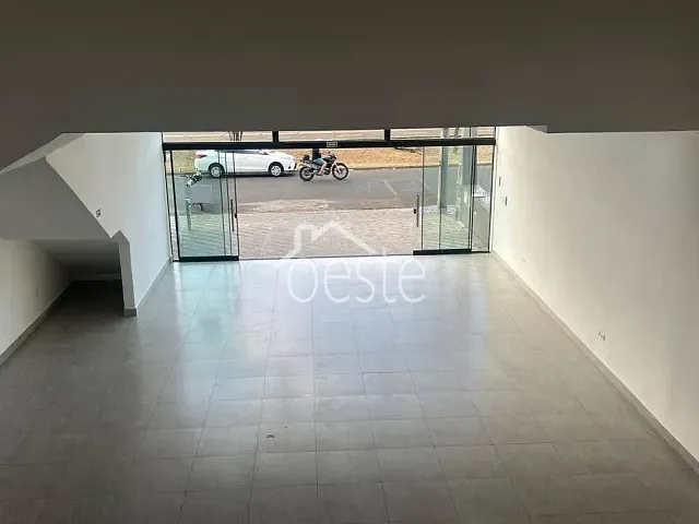 Sala com 300m², para alugar, no bairro Jardim Mollon em Santa Bárbara D'Oeste