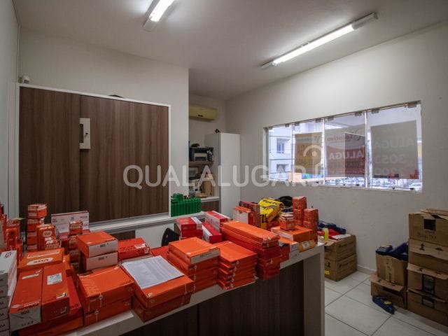 Sala com 25m², para alugar, no bairro Centro em Tubarão