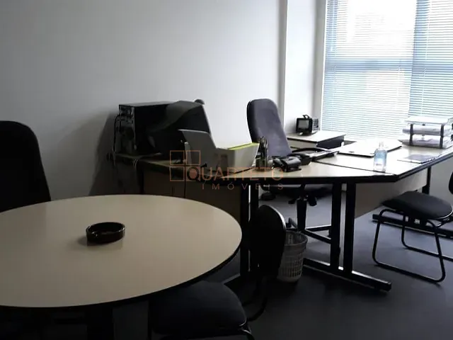 Sala à venda, no bairro Santo Amaro em São Paulo