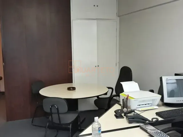 Sala à venda, no bairro Santo Amaro em São Paulo
