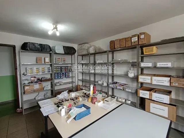 Sala com 26m², para alugar, no bairro Vista Alegre em Curitiba